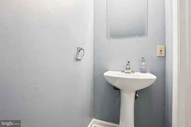 402 MIDDLETON PL, Norristown, PA 19403