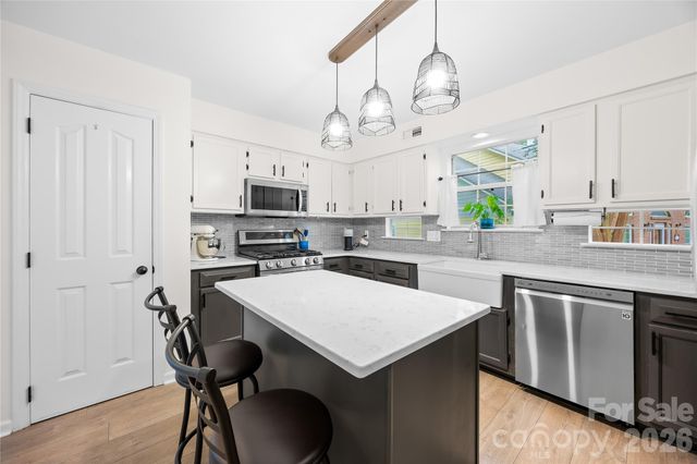801 Mill Run Drive, Charlotte, NC 28209