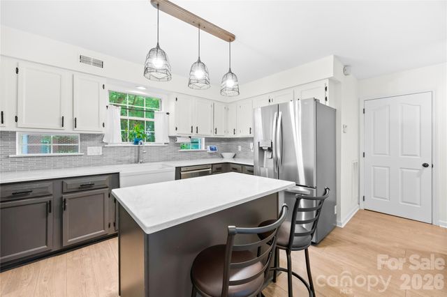801 Mill Run Drive, Charlotte, NC 28209