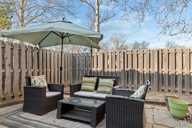 1833 Misty Moss Drive, Maryland Heights, MO 63146