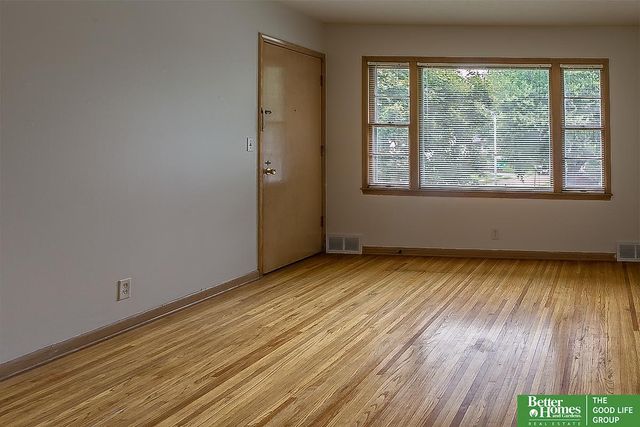 3752 S 82nd Street, Omaha, NE 68124