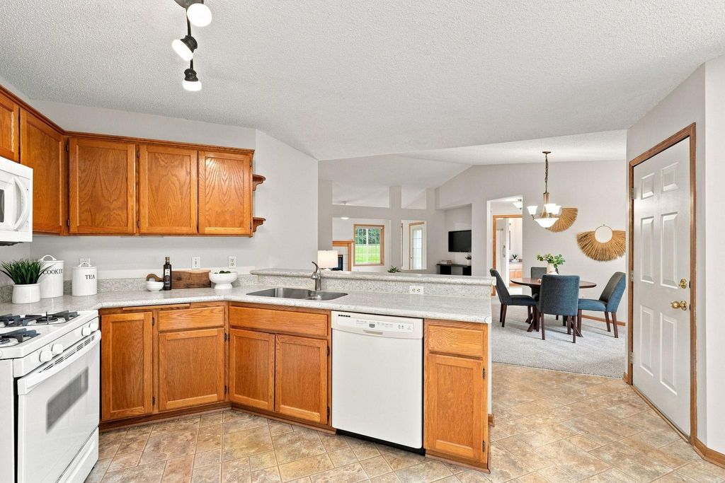 8521 Telford Lane, Brooklyn Park, MN 55443 — photo 4