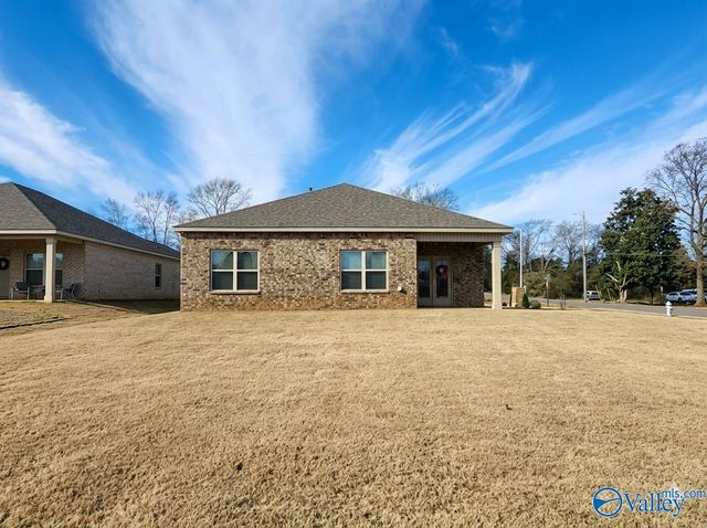 101 NE Canonbury Drive NE, New Market, AL 35761