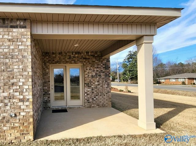 101 NE Canonbury Drive NE, New Market, AL 35761