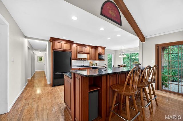 12464 Meadow Green Place, St Louis, MO 63141