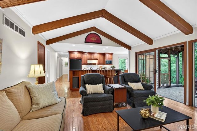 12464 Meadow Green Place, St Louis, MO 63141