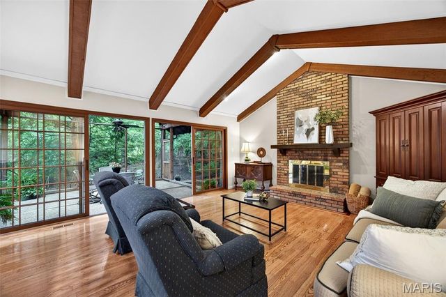 12464 Meadow Green Place, St Louis, MO 63141