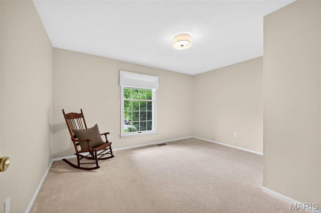 12464 Meadow Green Place, St Louis, MO 63141