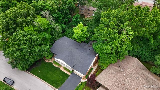 12464 Meadow Green Place, St Louis, MO 63141