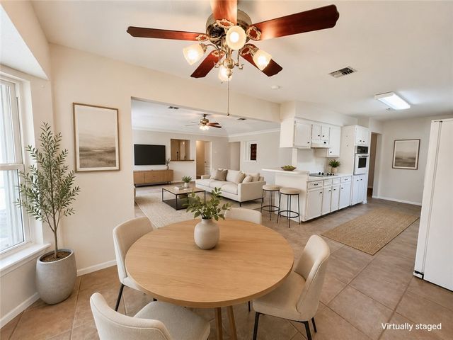 105 Chispa Dr, Portland, TX 78374