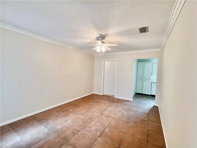 105 Chispa Dr, Portland, TX 78374