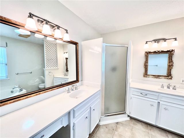 105 Chispa Dr, Portland, TX 78374