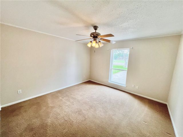 105 Chispa Dr, Portland, TX 78374
