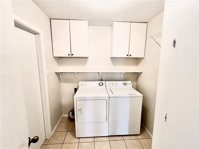 105 Chispa Dr, Portland, TX 78374