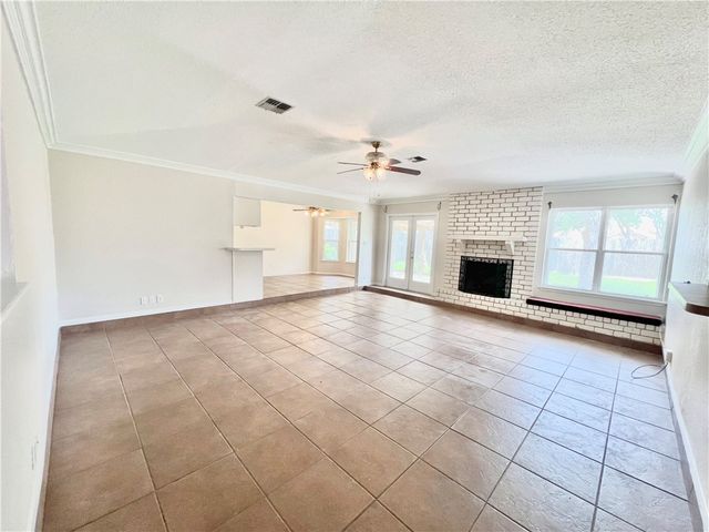 105 Chispa Dr, Portland, TX 78374