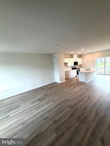 128 ESSEX DR, Sicklerville, NJ 08081