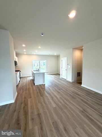 128 ESSEX DR, Sicklerville, NJ 08081