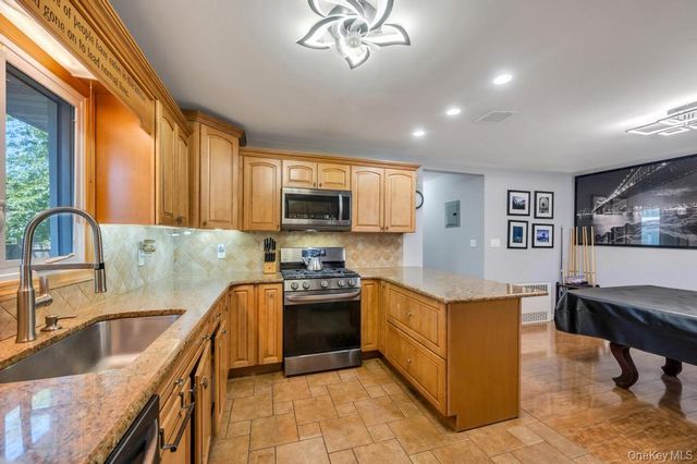 34 Windus Drive, Shirley, NY 11967