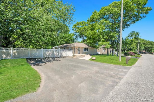 34 Windus Drive, Shirley, NY 11967