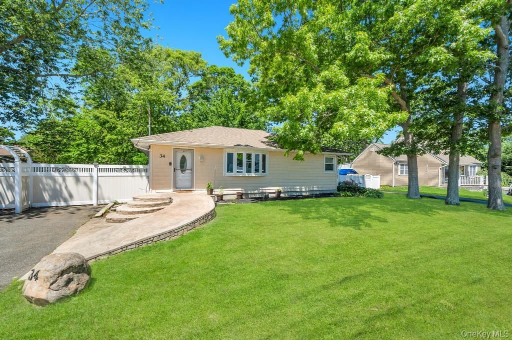 34 Windus Drive, Shirley, NY 11967