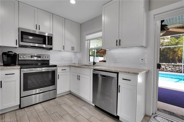 4013 SW 2nd PL, Cape Coral, FL 33914