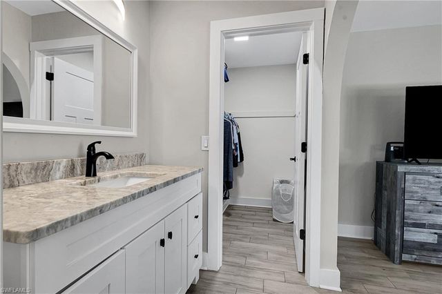 4013 SW 2nd PL, Cape Coral, FL 33914