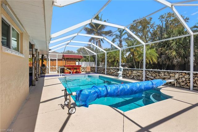 4013 SW 2nd PL, Cape Coral, FL 33914