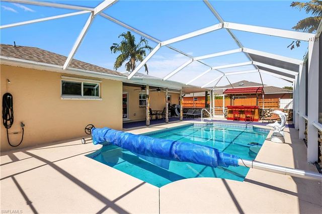 4013 SW 2nd PL, Cape Coral, FL 33914