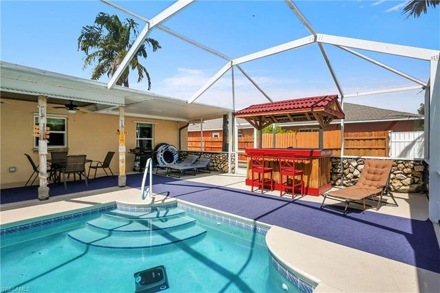 4013 SW 2nd PL, Cape Coral, FL 33914