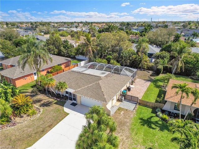 4013 SW 2nd PL, Cape Coral, FL 33914