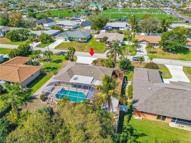 4013 SW 2nd PL, Cape Coral, FL 33914