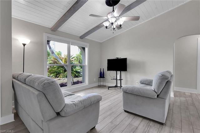 4013 SW 2nd PL, Cape Coral, FL 33914