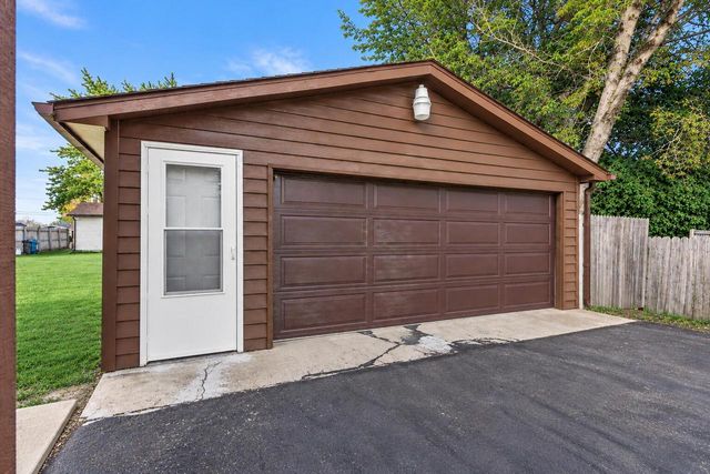 6410 237th AVENUE, Salem, WI 53168