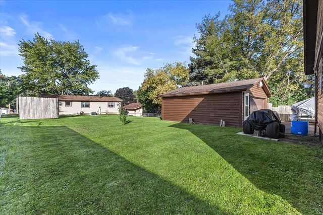 6410 237th AVENUE, Salem, WI 53168