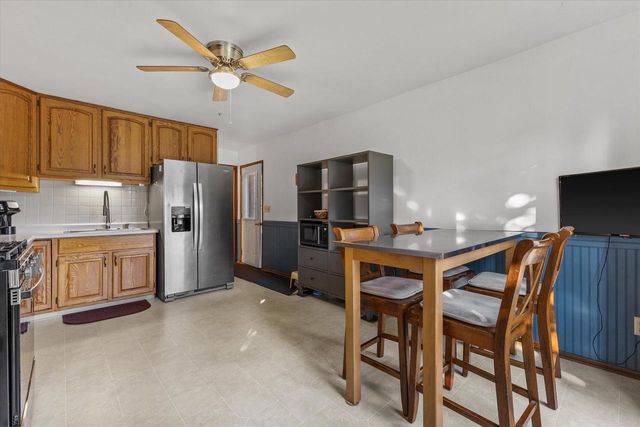 6410 237th AVENUE, Salem, WI 53168