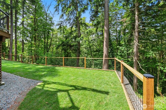 145 Mt Pilchuck Avenue SW, Issaquah, WA 98027