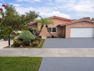 10070 SW 2nd St, Miami, FL 33174
