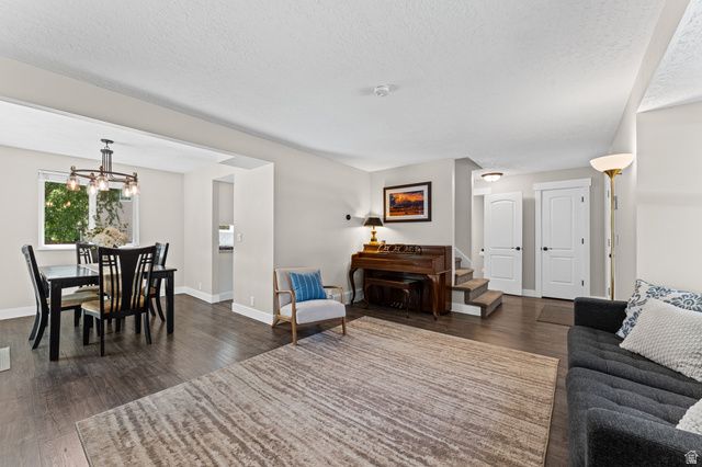 7268 S MACINTOSH LN, Cottonwood Heights, UT 84121
