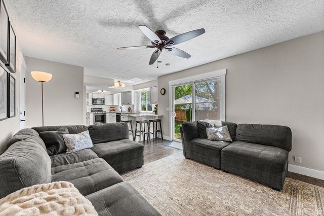 7268 S MACINTOSH LN, Cottonwood Heights, UT 84121