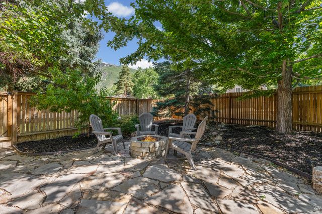 7268 S MACINTOSH LN, Cottonwood Heights, UT 84121