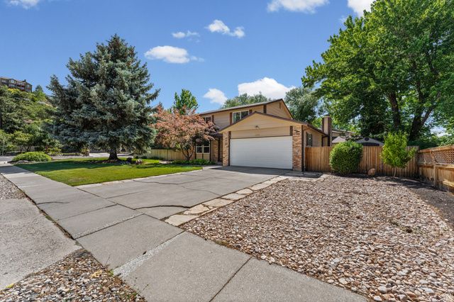 7268 S MACINTOSH LN, Cottonwood Heights, UT 84121