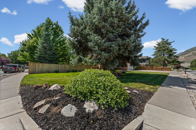 7268 S MACINTOSH LN, Cottonwood Heights, UT 84121