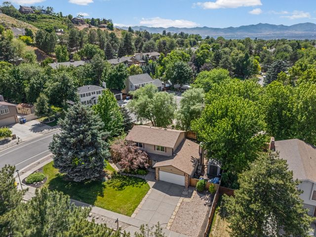 7268 S MACINTOSH LN, Cottonwood Heights, UT 84121