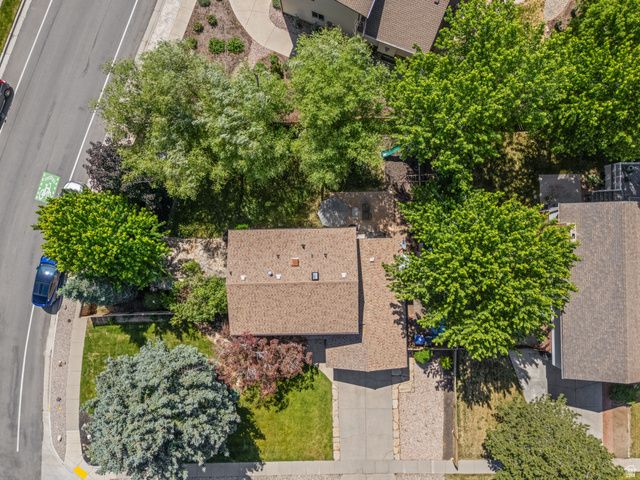 7268 S MACINTOSH LN, Cottonwood Heights, UT 84121