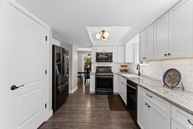 7268 S MACINTOSH LN, Cottonwood Heights, UT 84121