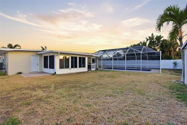 6830 BAY STREET, St Pete Beach, FL 33706