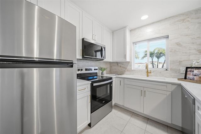 6830 BAY STREET, St Pete Beach, FL 33706