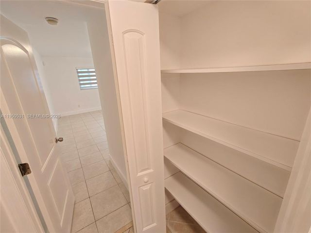 1812 N 40th Ave, Hollywood, FL 33021