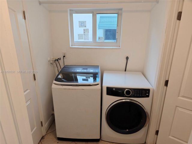 1812 N 40th Ave, Hollywood, FL 33021