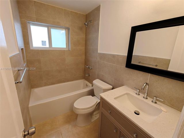 1812 N 40th Ave, Hollywood, FL 33021